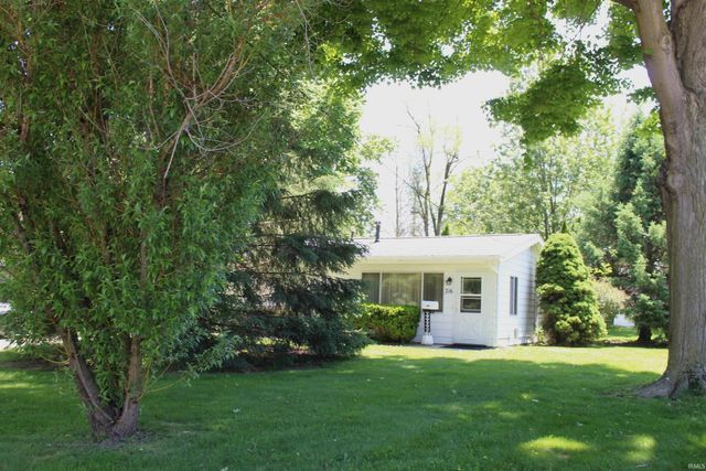 716 E Randolph St, Angola, IN 46703
