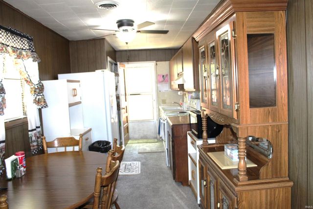 716 E Randolph St, Angola, IN 46703