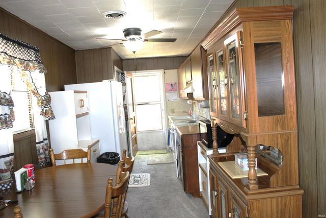 716 E Randolph St, Angola, IN 46703