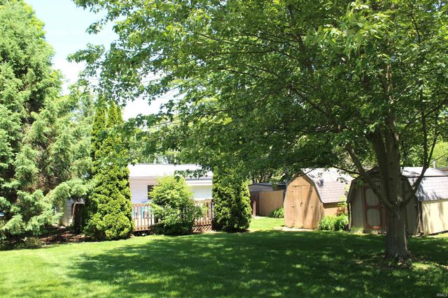 716 E Randolph St, Angola, IN 46703