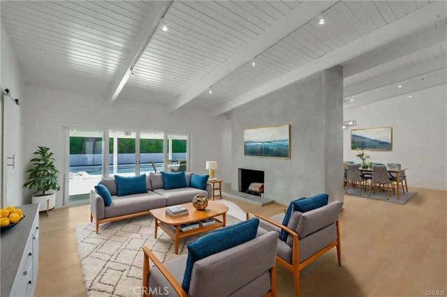 24216 Calvert Street, Woodland Hills, CA 91367