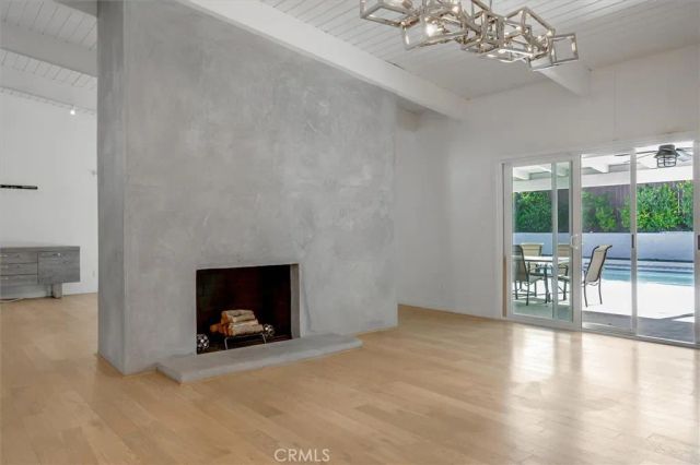 24216 Calvert Street, Woodland Hills, CA 91367