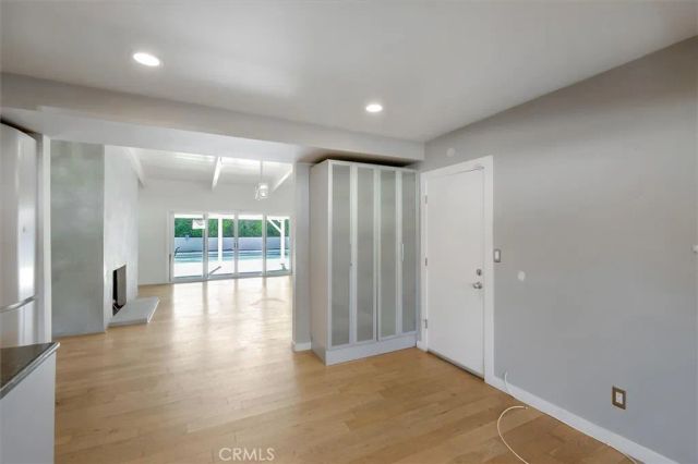 24216 Calvert Street, Woodland Hills, CA 91367