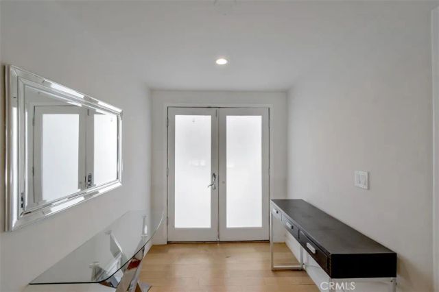 24216 Calvert Street, Woodland Hills, CA 91367