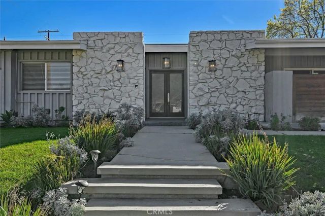 24216 Calvert Street, Woodland Hills, CA 91367