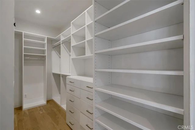 24216 Calvert Street, Woodland Hills, CA 91367