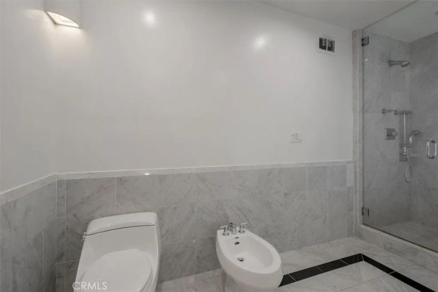 24216 Calvert Street, Woodland Hills, CA 91367