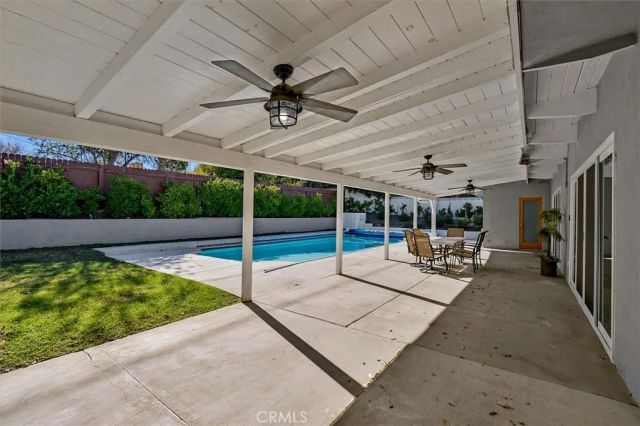 24216 Calvert Street, Woodland Hills, CA 91367