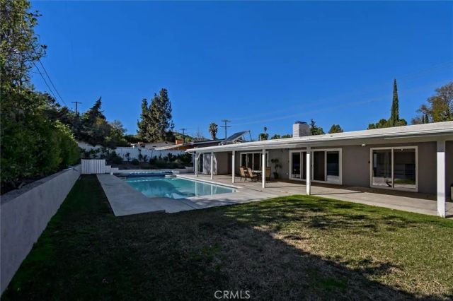 24216 Calvert Street, Woodland Hills, CA 91367