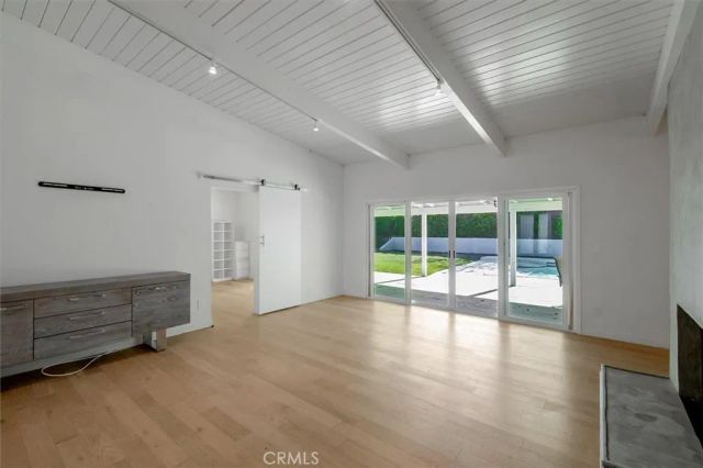 24216 Calvert Street, Woodland Hills, CA 91367