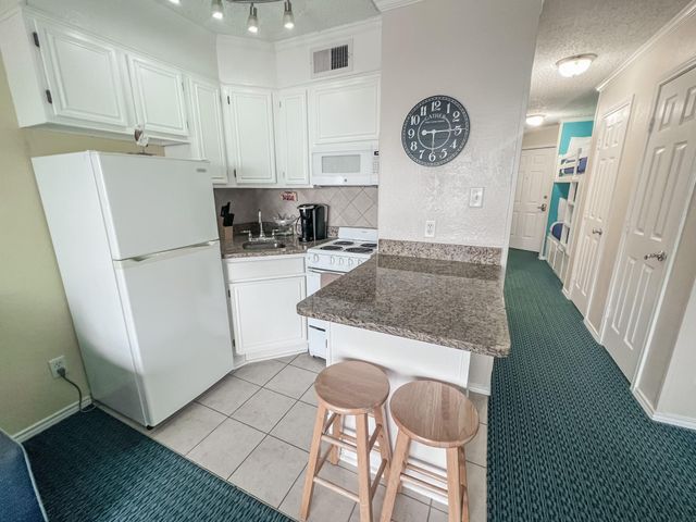 6102 Seawall Boulevard 370, Galveston, TX 77551