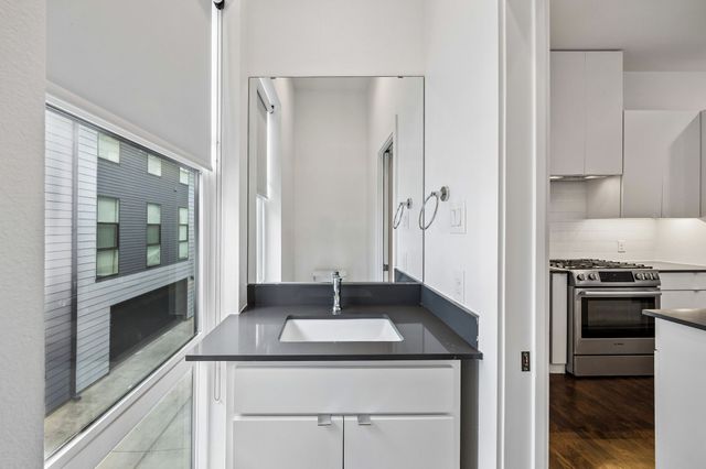 4905 Live Oak Street E, Dallas, TX 75206