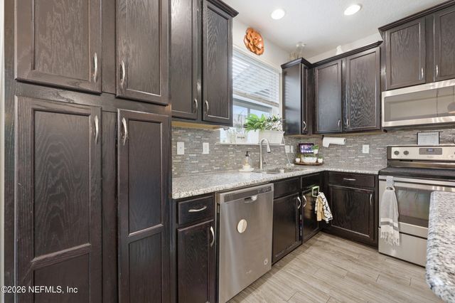 512 RICHMOND Drive, St. Johns, FL 32259