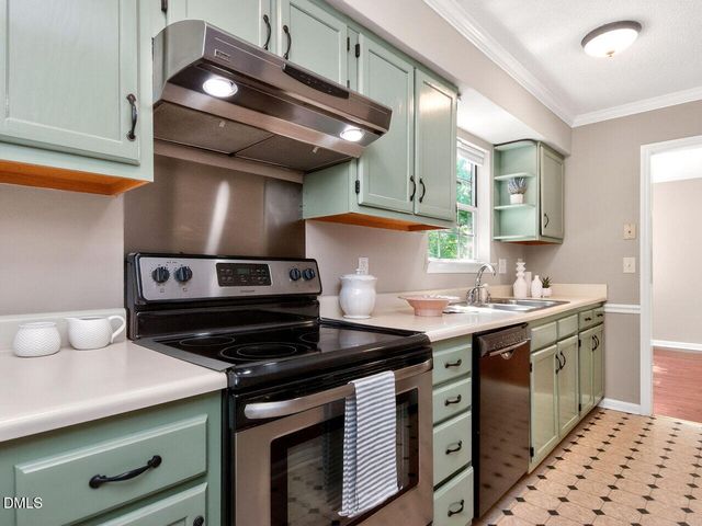 4212 Bluffs Lane, Durham, NC 27712