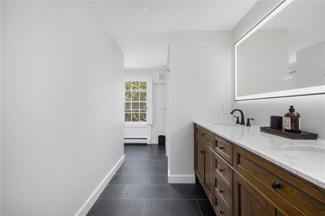 24 Barney Street, Newport, RI 02840
