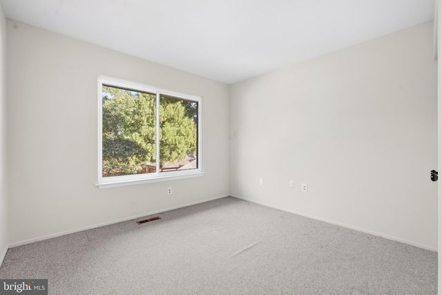 2165 CABOTS POINT LN, Reston, VA 20191
