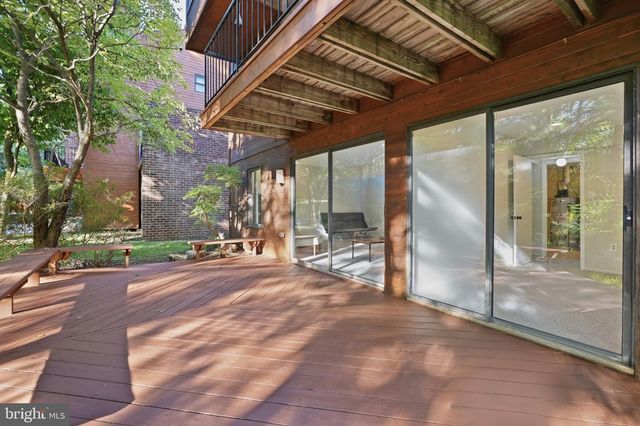 2165 CABOTS POINT LN, Reston, VA 20191