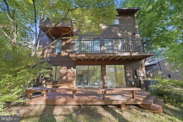 2165 CABOTS POINT LN, Reston, VA 20191