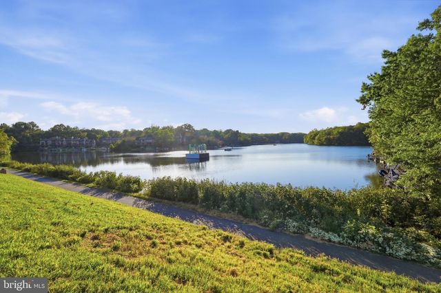 2165 CABOTS POINT LN, Reston, VA 20191