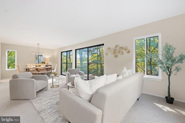 2165 CABOTS POINT LN, Reston, VA 20191
