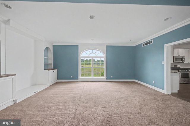 8101 W BUCKSHUTEM RD, Millville, NJ 08332