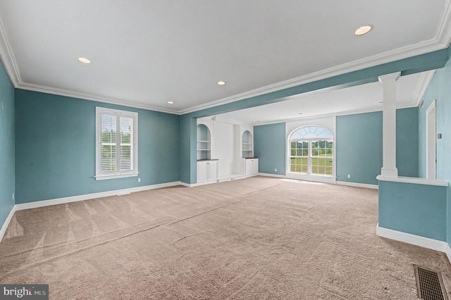 8101 W BUCKSHUTEM RD, Millville, NJ 08332