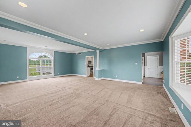 8101 W BUCKSHUTEM RD, Millville, NJ 08332