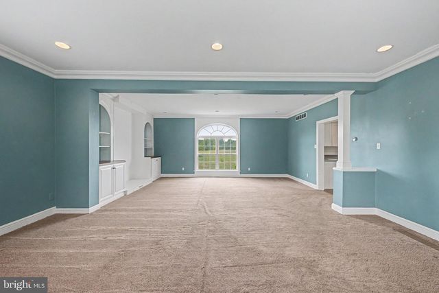 8101 W BUCKSHUTEM RD, Millville, NJ 08332