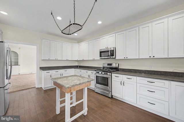 8101 W BUCKSHUTEM RD, Millville, NJ 08332