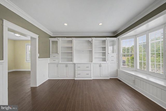 8101 W BUCKSHUTEM RD, Millville, NJ 08332