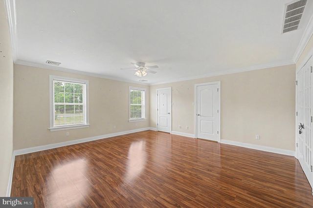 8101 W BUCKSHUTEM RD, Millville, NJ 08332