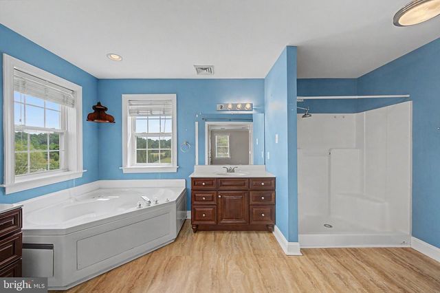 8101 W BUCKSHUTEM RD, Millville, NJ 08332