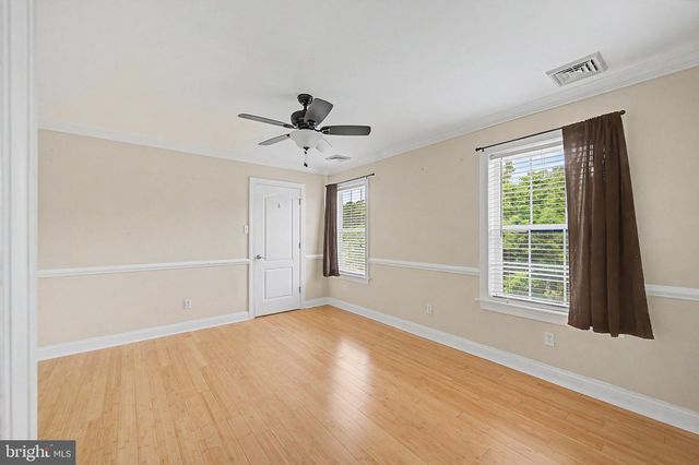 8101 W BUCKSHUTEM RD, Millville, NJ 08332