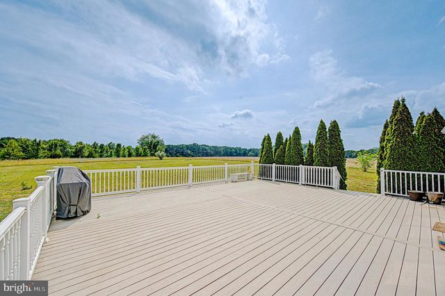 8101 W BUCKSHUTEM RD, Millville, NJ 08332