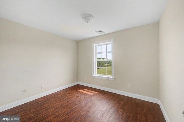 8101 W BUCKSHUTEM RD, Millville, NJ 08332