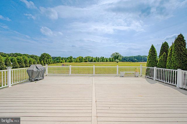 8101 W BUCKSHUTEM RD, Millville, NJ 08332