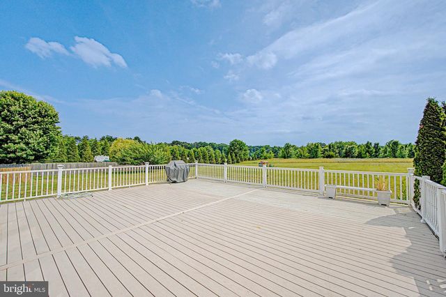 8101 W BUCKSHUTEM RD, Millville, NJ 08332