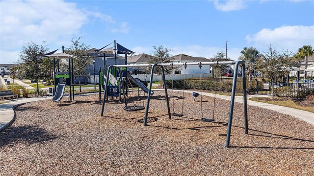 2326 VILLAGE AMBLE LOOP, Lutz, FL 33558