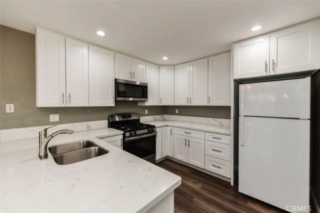73 Oxford 46, Irvine, CA 92612
