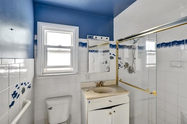 135 143RD AVENUE E, Madeira Beach, FL 33708