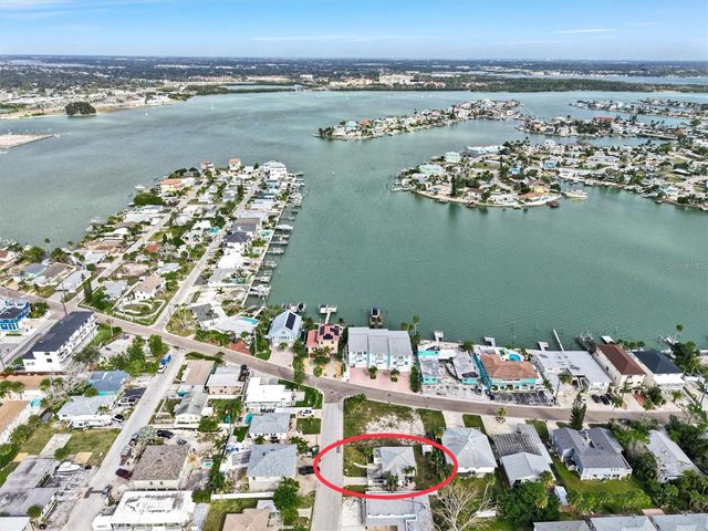 135 143RD AVENUE E, Madeira Beach, FL 33708