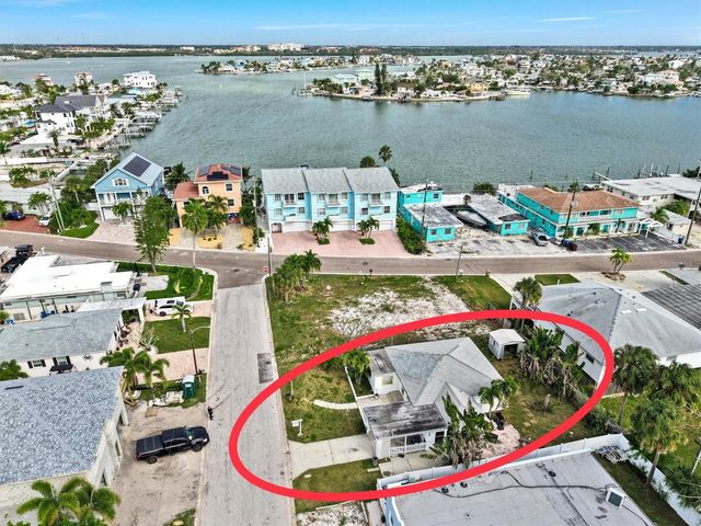 135 143RD AVENUE E, Madeira Beach, FL 33708