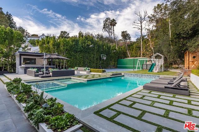 9823 Cardigan Place, Beverly Hills, CA 90210
