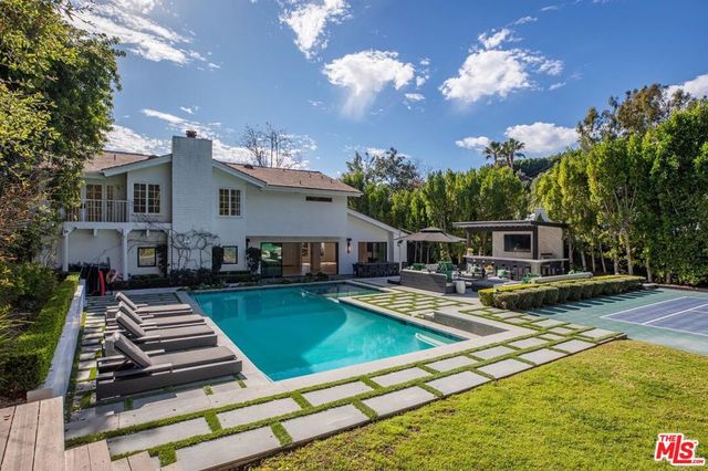 9823 Cardigan Place, Beverly Hills, CA 90210