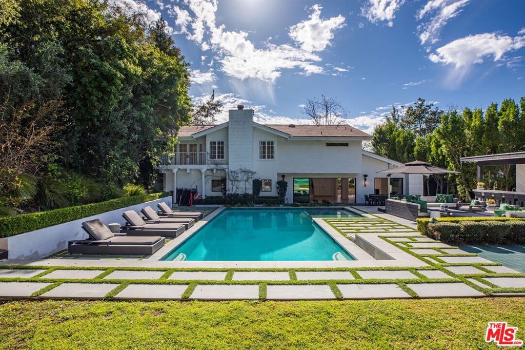 9823 Cardigan Place, Beverly Hills, CA 90210