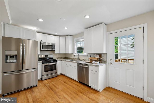 2826 NEWTON ST NE, Washington, DC 20018