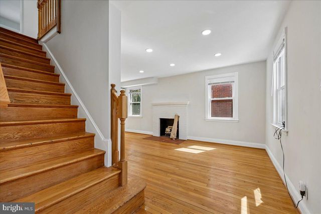 2826 NEWTON ST NE, Washington, DC 20018