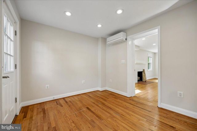 2826 NEWTON ST NE, Washington, DC 20018