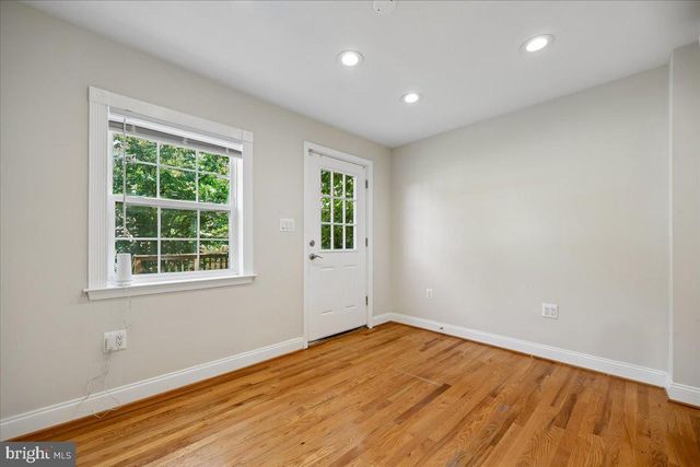 2826 NEWTON ST NE, Washington, DC 20018