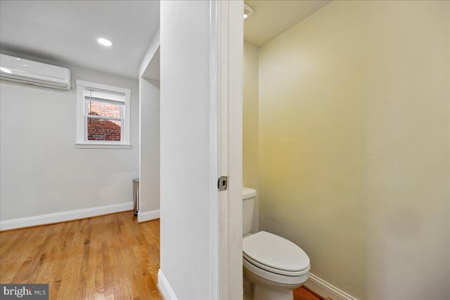 2826 NEWTON ST NE, Washington, DC 20018